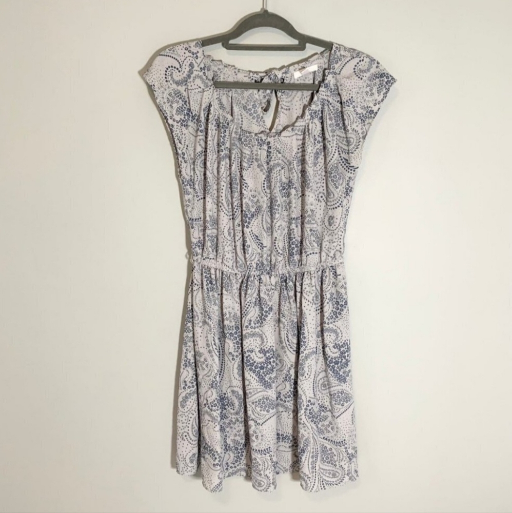 LC Lauren Conrad short sleeve defined waist knee length lightweight dress